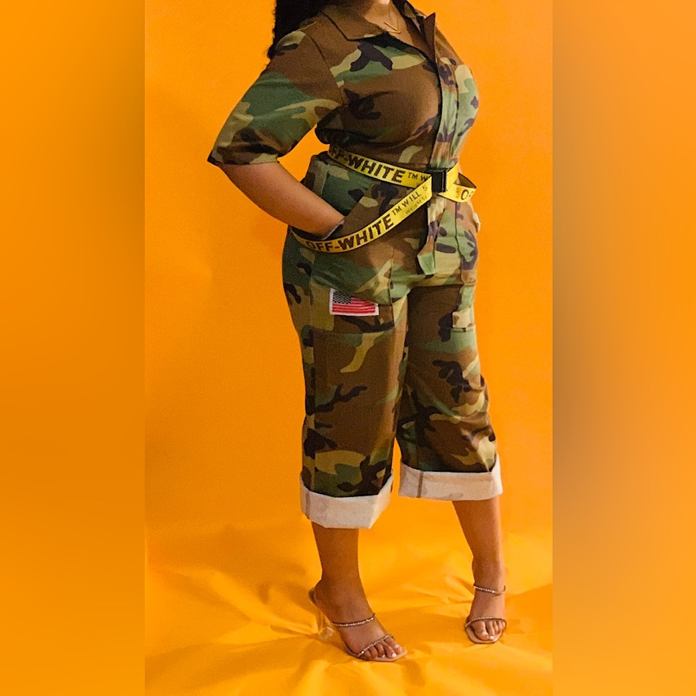 Camo half zip jumper with pockets Sz Med